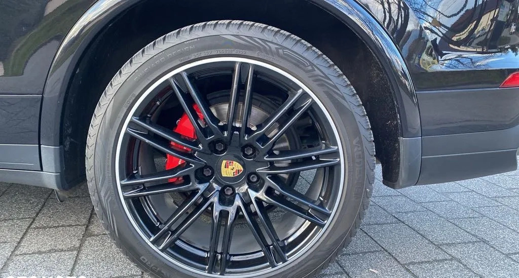 Porsche Cayenne cena 209000 przebieg: 139000, rok produkcji 2017 z Pieszyce małe 79